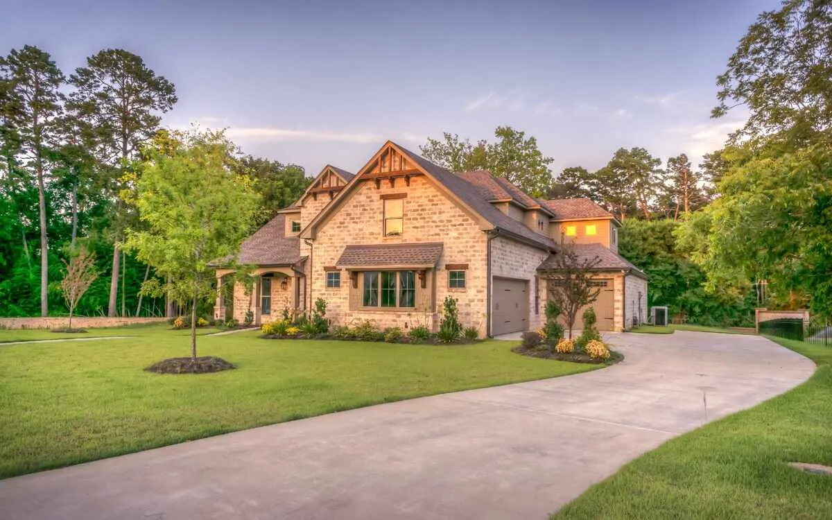 Basement Flood Cleanup in Woodside, CA